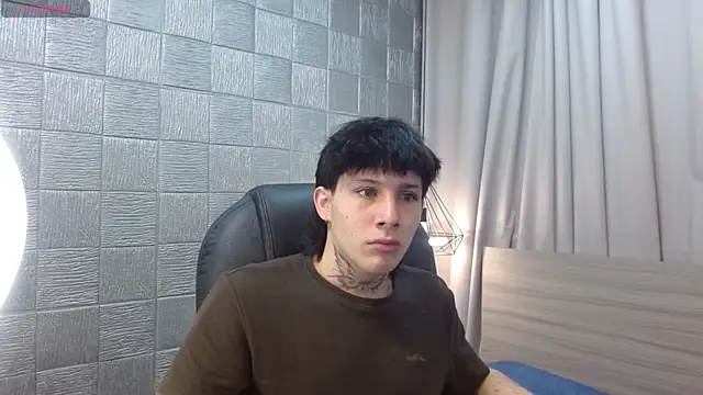 Iantwink18 online show from October 2025 07:59:02 PM