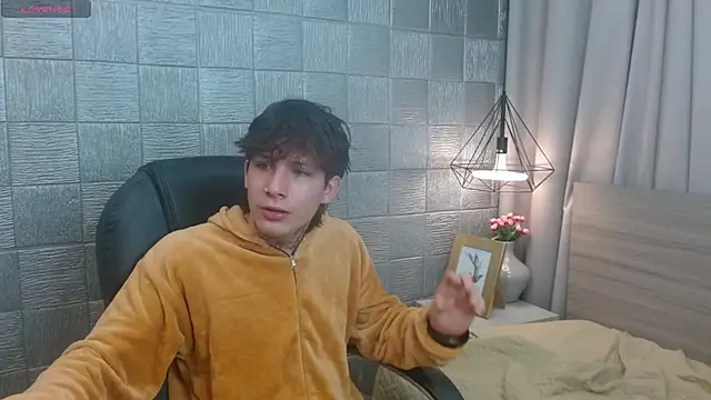 Iantwink18 online show from September 2025 10:31:02 PM