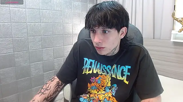 Snapshot of Iantwink18 chatting on November 2025 03:12:02 PM Iantwink18 online show from November 2025 03:12:02 PM