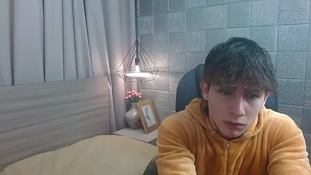 Iantwink18 online show from September 2025 04:23:01 AM