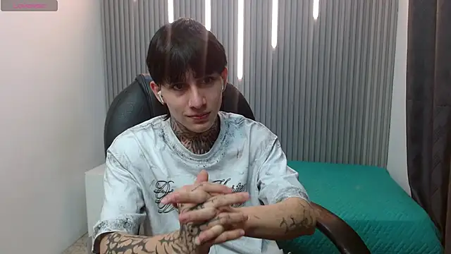 Iantwink18 online show from February 2026 04:37:01 PM