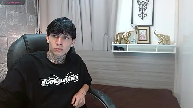 Iantwink18 online show from February 2026 02:12:01 AM