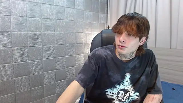 Iantwink18 online show from October 2025 08:32:02 PM
