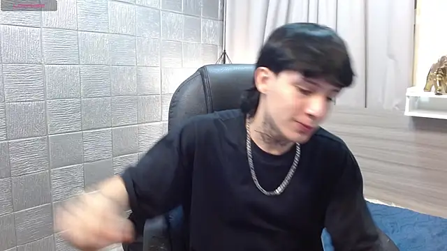 Iantwink18 online show from October 2025 07:33:01 PM