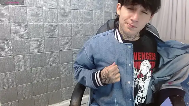 Snapshot of Iantwink18 chatting on November 2025 03:40:02 AM Iantwink18 online show from November 2025 03:40:02 AM