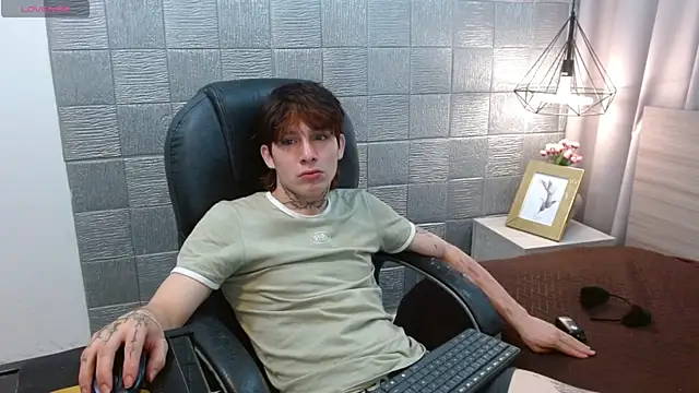 Iantwink18 online show from September 2025 01:06:01 PM