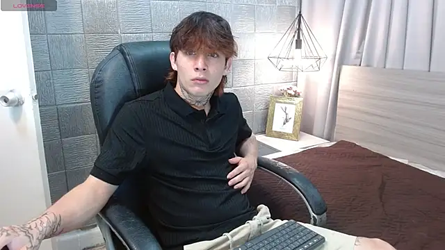 Iantwink18 online show from September 2025 03:07:01 PM