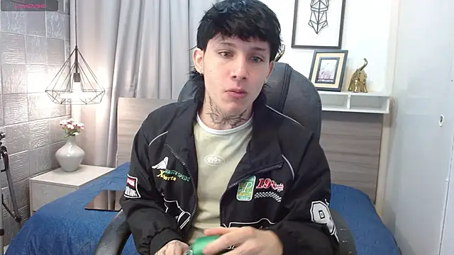 Iantwink18 online show from October 2025 07:59:01 PM
