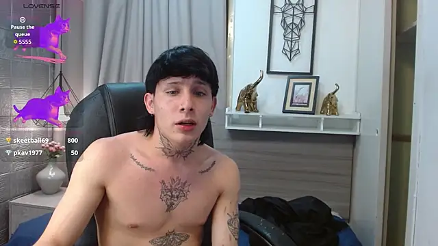 Iantwink18 online show from October 2025 08:05:01 AM