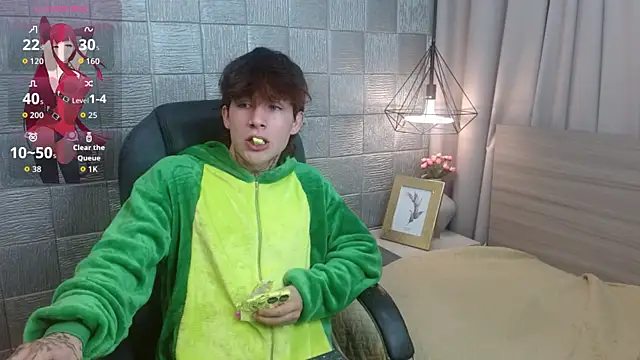 Iantwink18 online show from September 2025 04:35:02 AM