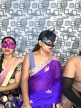 Family02 online show from November 2025 04:43:02 PM