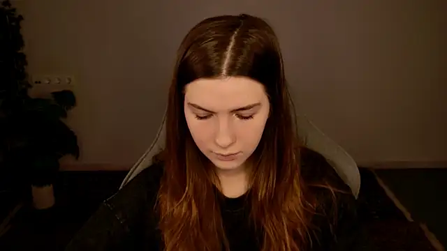 Snapshot of AliceCUNTach chatting on December 2025 05:10:01 AM AliceCUNTach online show from December 2025 05:10:01 AM