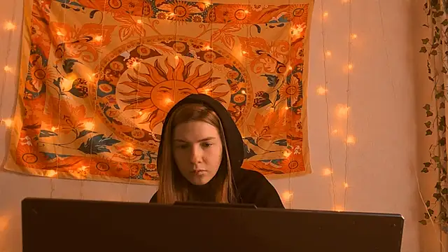 AliceCUNTach online show from April 2026 05:04:01 AM