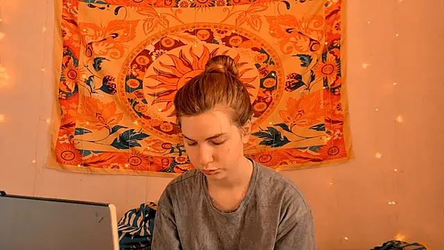 AliceCUNTach online show from April 2026 05:03:01 AM