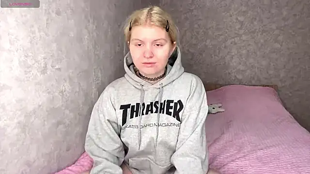 ShontaWasilko online show from April 2026 08:16:02 PM