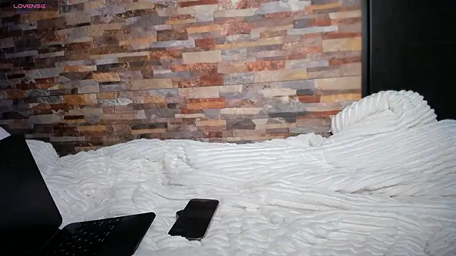 Bunnyylovee online show from March 2026 02:18:02 AM