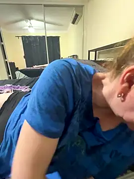 aussiepeaches online show from November 2025 02:10:02 PM