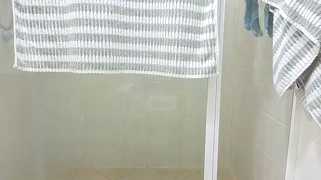 aussiepeaches online show from October 2025 01:04:02 PM