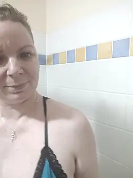 aussiepeaches online show from September 2025 02:02:02 PM