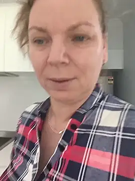 aussiepeaches online show from April 2026 01:23:02 AM