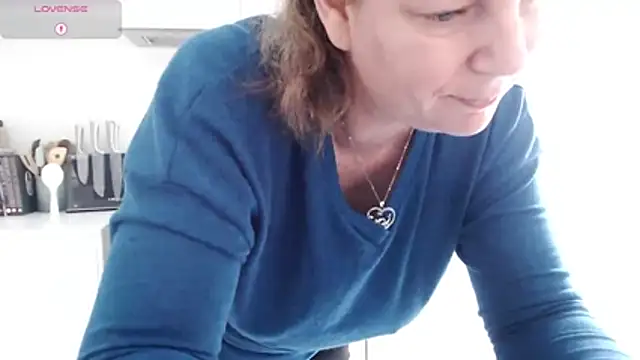 aussiepeaches online show from May 2026 12:32:01 AM