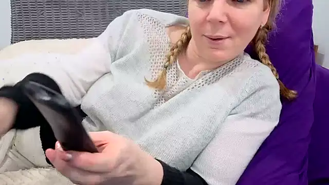 aussiepeaches online show from June 2026 04:46:01 AM