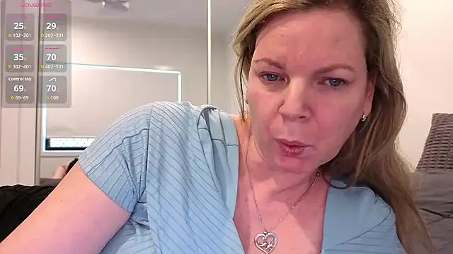 aussiepeaches online show from April 2026 01:34:01 AM