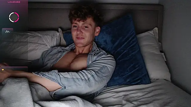 DominantAlex18 online show from March 2026 05:48:01 PM