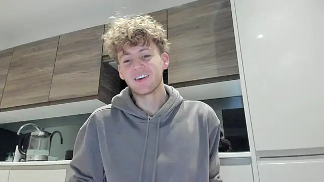 DominantAlex18 online show from November 2025 05:55:01 AM