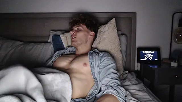 DominantAlex18 online show from November 2025 02:59:01 AM