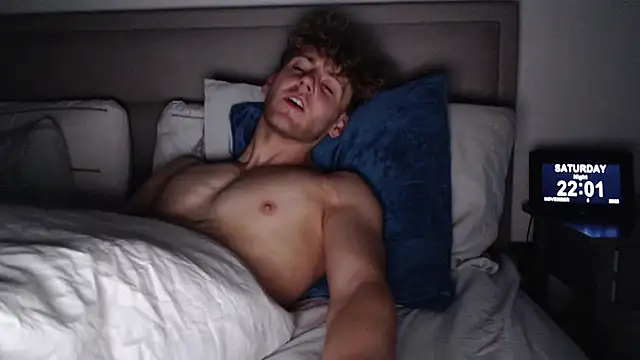 DominantAlex18 online show from November 2025 10:02:02 PM