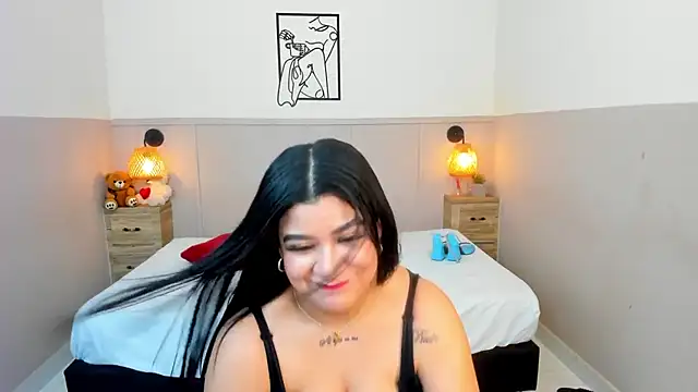 TianaGlow26 online show from November 2025 07:40:01 PM