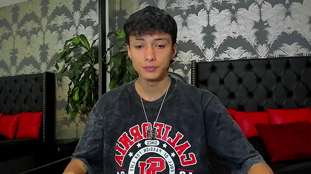 Lean Portman online show from April 2026 02:18:02 PM