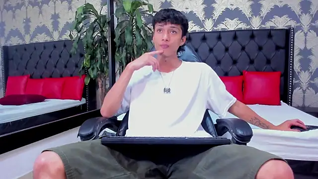 Lean Portman online show from April 2026 02:57:02 PM