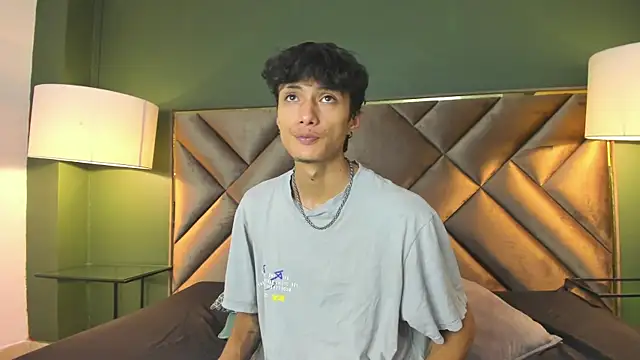 Lean Portman online show from November 2025 09:30:02 PM