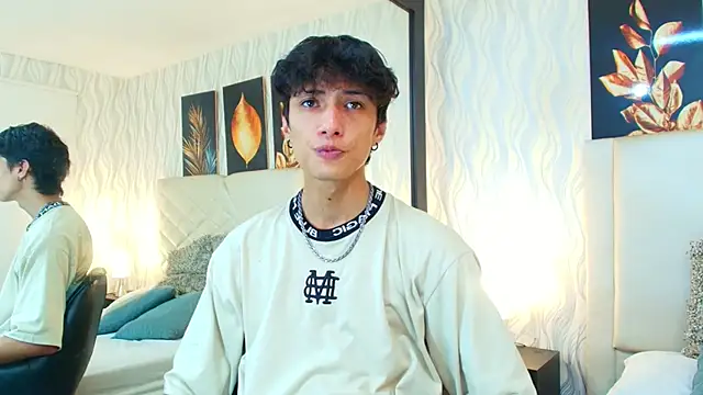 Lean Portman online show from November 2025 10:10:01 PM