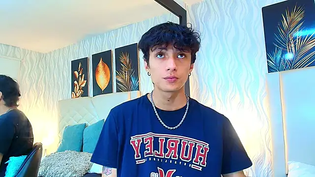 Lean Portman online show from November 2025 09:37:02 PM