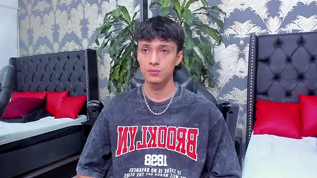 Lean Portman online show from March 2026 03:14:02 PM