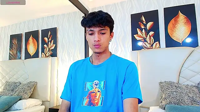 Lean Portman online show from October 2025 08:41:02 PM