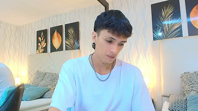 Lean Portman online show from March 2026 08:25:01 PM