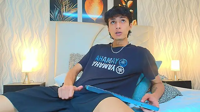 Lean Portman online show from February 2026 09:36:02 PM