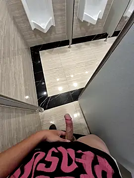 Snapshot of winter0cold_ chatting on November 2025 07:01:02 AM winter0cold online show from November 2025 07:01:02 AM