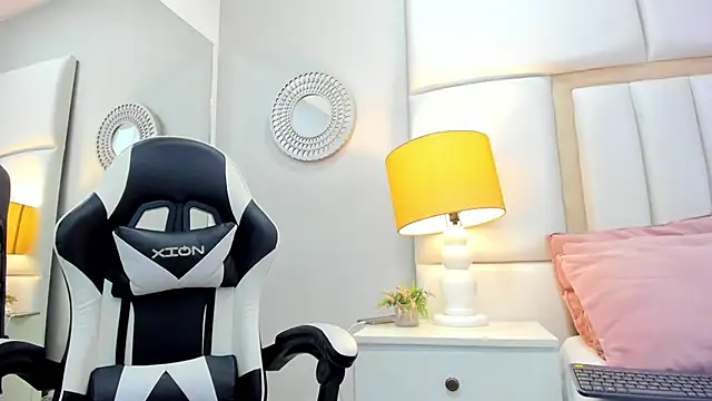 Sweet Lucianaa online show from December 2025 01:28:01 PM