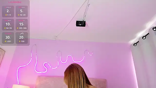 EmaRae1499 online show from October 2025 04:08:01 PM