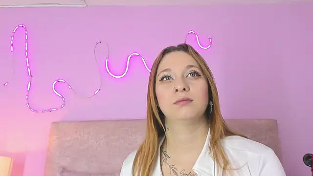 EmaRae1499 online show from November 2025 03:46:02 PM