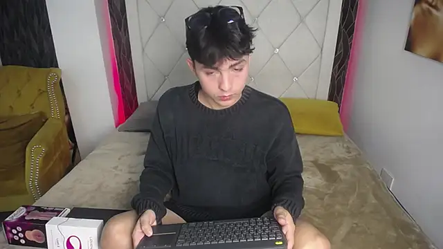 SamuFOXXX online show from October 2025 08:23:02 PM