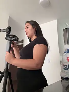 Angeldusttt online show from November 2025 05:13:02 PM