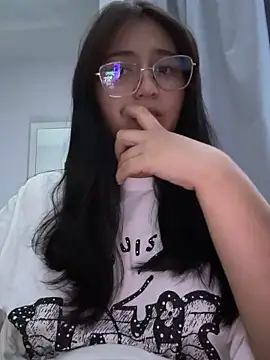 Angeldusttt online show from September 2025 02:55:01 PM