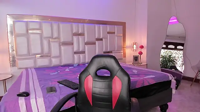 KateMoorex online show from March 2026 01:11:02 PM