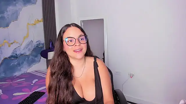 Snapshot of KateMoorex chatting on October 2025 12:06:02 PM KateMoorex online show from October 2025 12:06:02 PM